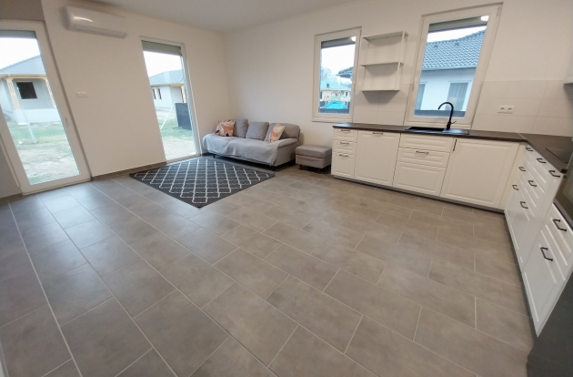 Kiadó nappali +4 szobás új építésű ház Kecskeméten