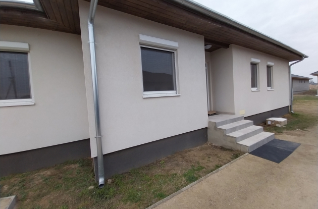 Kiadó nappali +4 szobás új építésű ház Kecskeméten