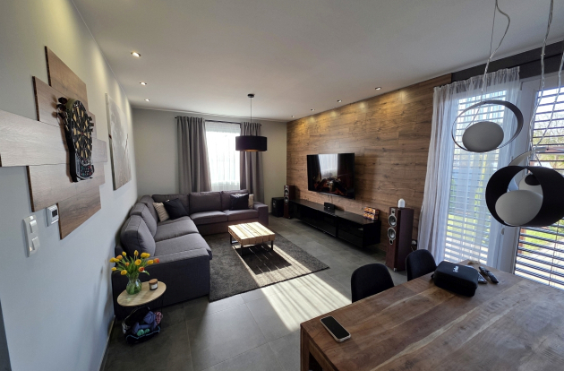 Eladó ház modern elegancia és kétgenerációs lehetőség Kecskemét kedvelt kertvárosában